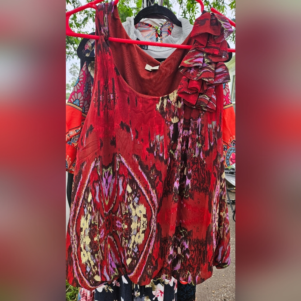 Women's Red Patterned Top